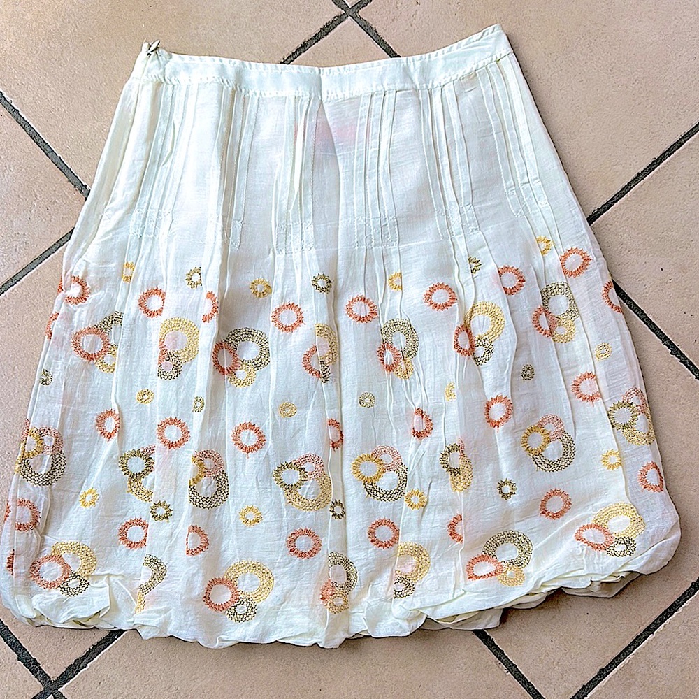 NWOT cotton skirt with embroidery